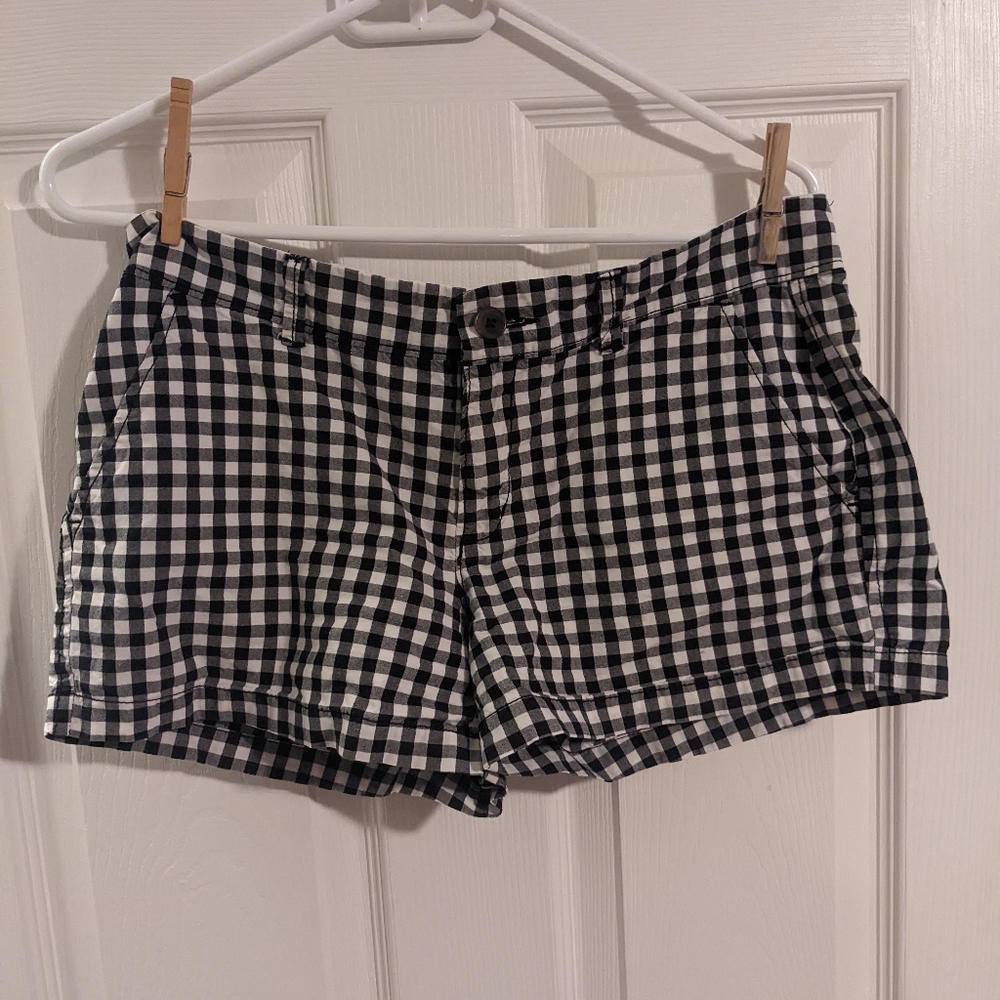 Black and white gingham shorts, old navy size 4